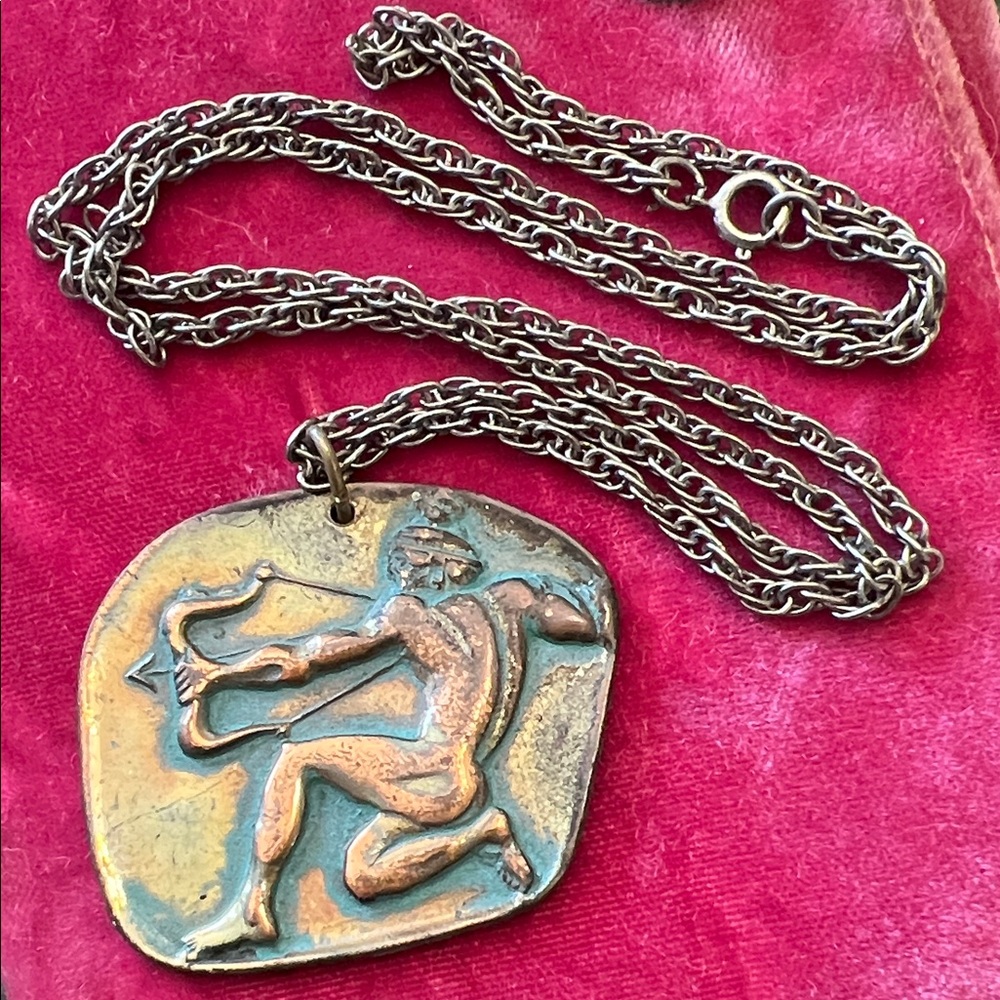VTG Bronze Archer Sagittarius Zodiac Horoscope Medallion Silver Chain Necklace